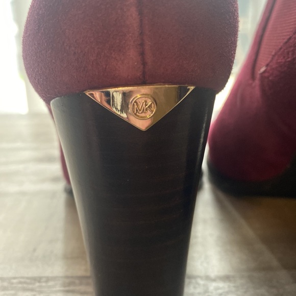 Never worn Michael Kors suede booties - Picture 3 of 4